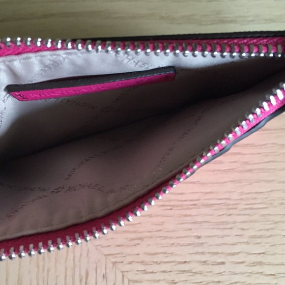 Michael Kors Dragonfruit Leather Card Holder Case - Picture 5 of 7